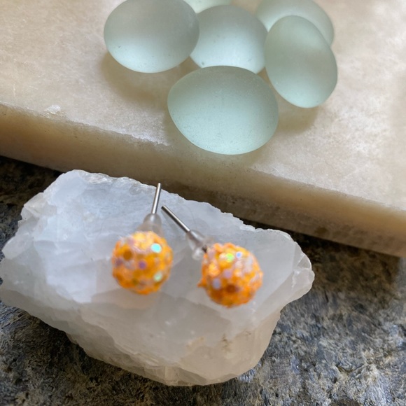 ๐Sale ๐2 for $10 NWOT spring fashion orange sparkle ball small post earrings - Picture 4 of 5